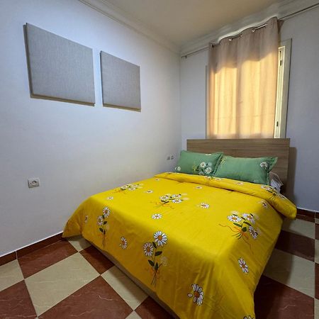 Joli Appart Avec Terrasse Au Centre Ville Tétouan Luaran gambar