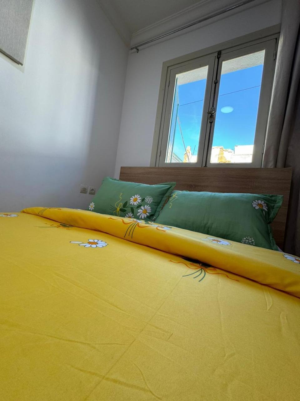 Joli Appart Avec Terrasse Au Centre Ville Tétouan Luaran gambar