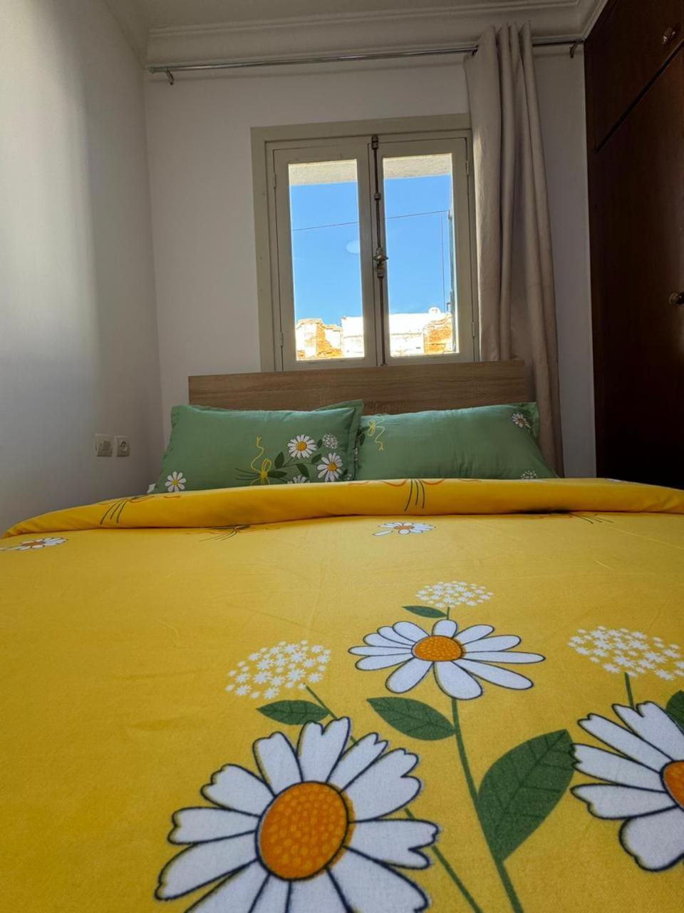 Joli Appart Avec Terrasse Au Centre Ville Tétouan Luaran gambar