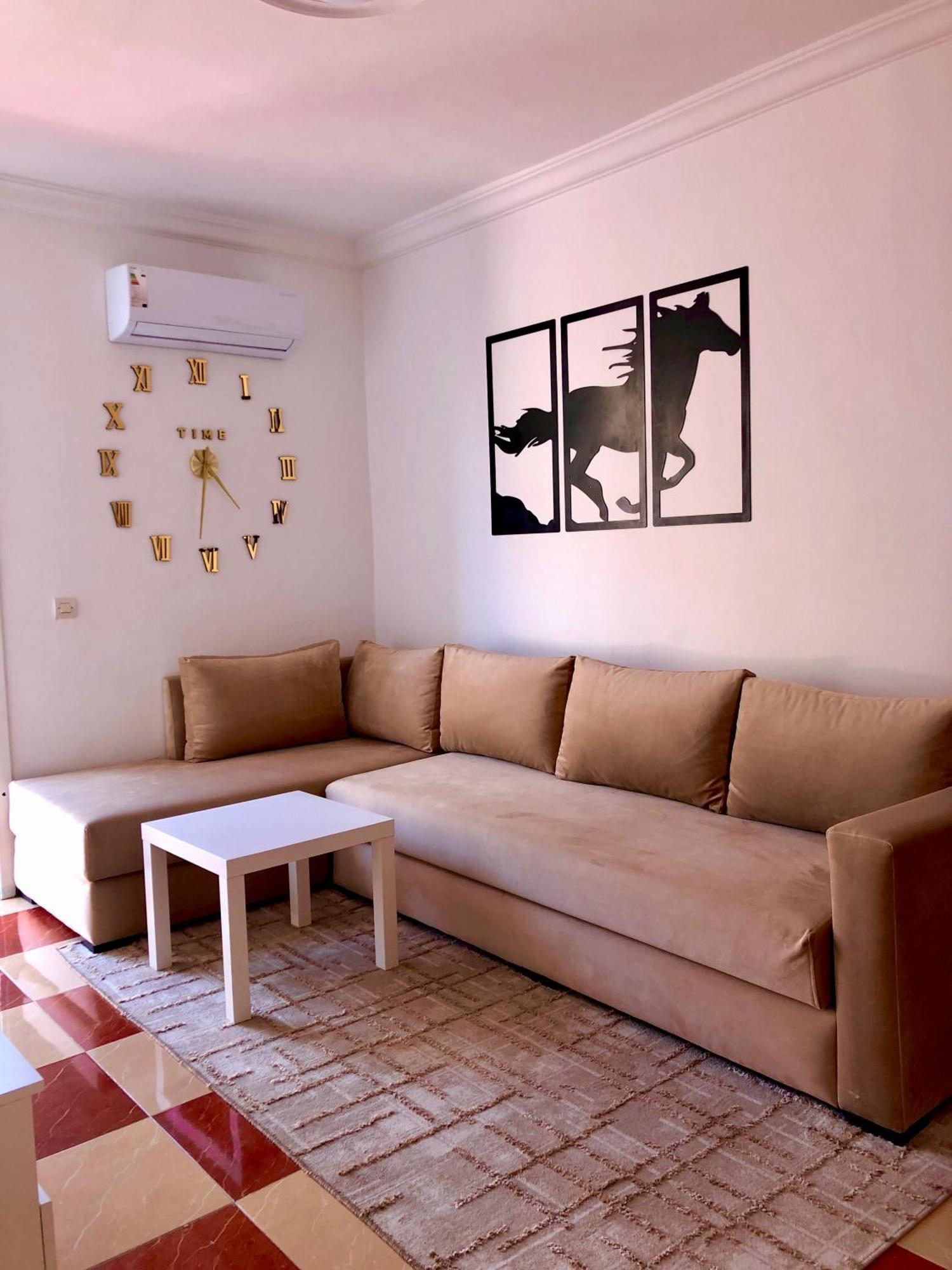 Joli Appart Avec Terrasse Au Centre Ville Tétouan Luaran gambar